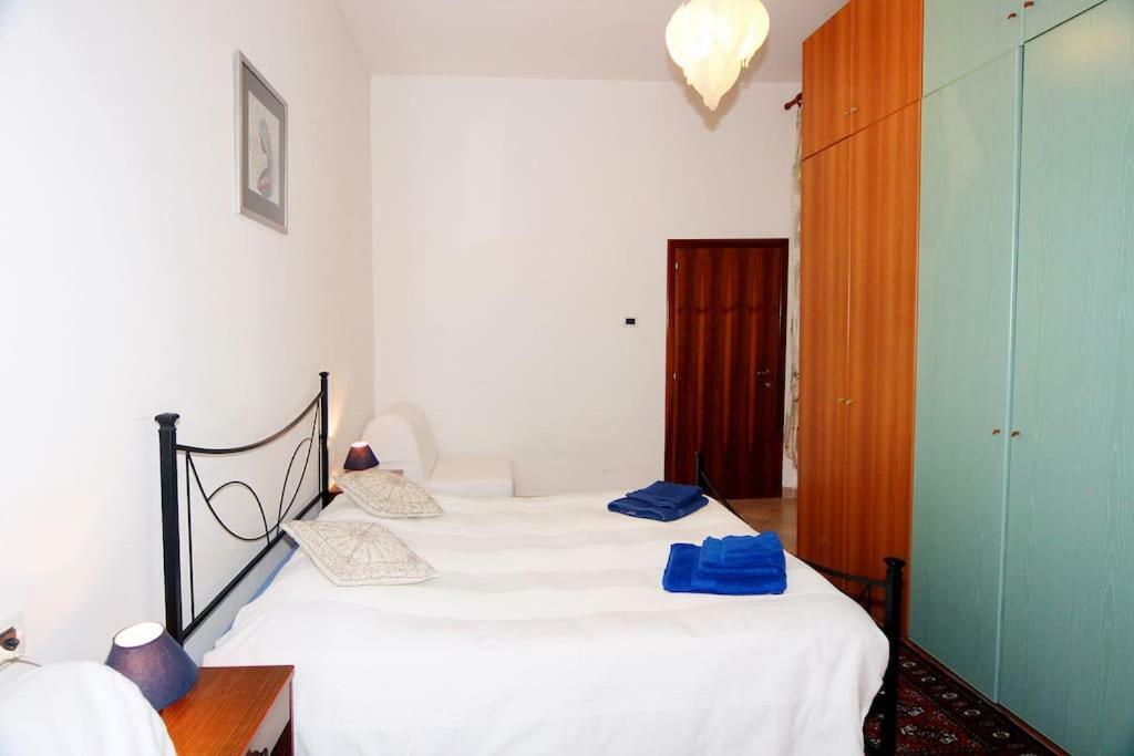 Casa Vacanza Lyudmyla Mestre Luaran gambar
