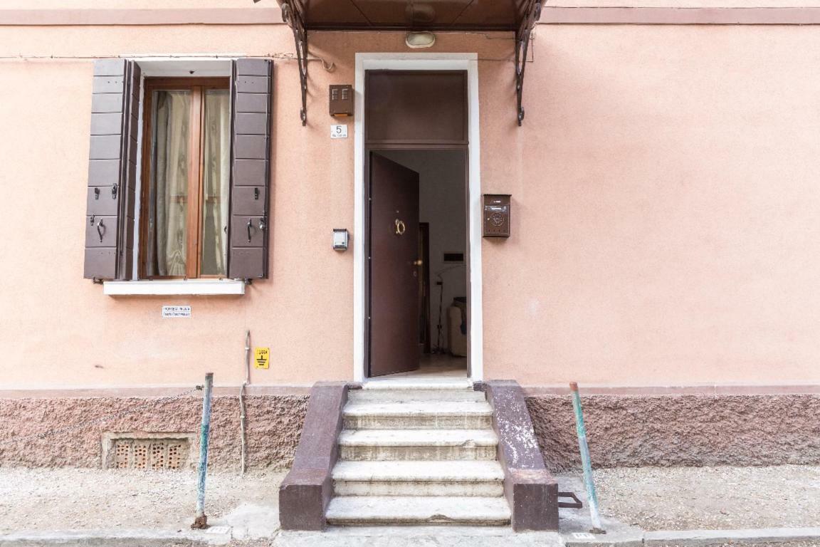 Casa Vacanza Lyudmyla Mestre Luaran gambar